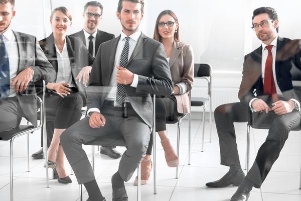 金融行業(yè)薪酬結(jié)構(gòu)分析，行業(yè)薪酬結(jié)構(gòu)分析，趨勢(shì)、影響因素與 行業(yè)新聞 第2張