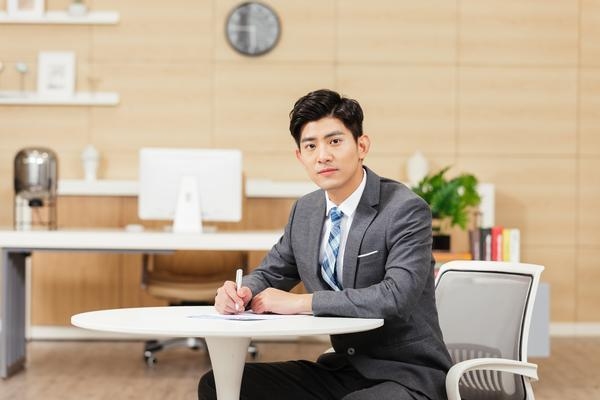 面試后如何跟進提高成功率，幾種不同風格的標題供你參考，，面試后精準跟進，解鎖求職成功密碼，面試收官非終點！巧用跟進策略提升錄用率，把握面試余溫，高效跟進技巧 行業(yè)新聞 第1張