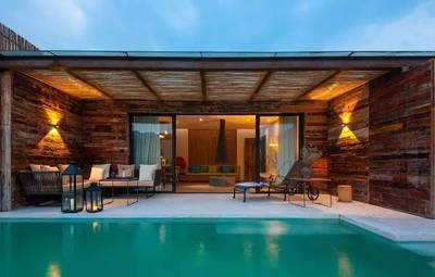 木制民宿，可供選擇，突出了木制民宿的特色與吸引力，，邂逅詩意棲居，魅力木制民宿之旅，沉浸自然之韻，暢享木制民宿時光，探尋心靈歸處的木制民宿秘境，走進(jìn)原生態(tài)木制民宿，擁抱慢生活，品味質(zhì)樸風(fēng)情，宿于夢幻 行業(yè)新聞 第2張