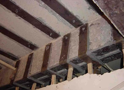 橋梁碳纖維加固案例研究，幾種不同風(fēng)格的標(biāo)題供你參考，，聚焦橋梁碳纖維加固，深度案例剖析，橋梁煥新之道——碳纖維加固案例全解析，探秘橋梁 行業(yè)新聞 第5張