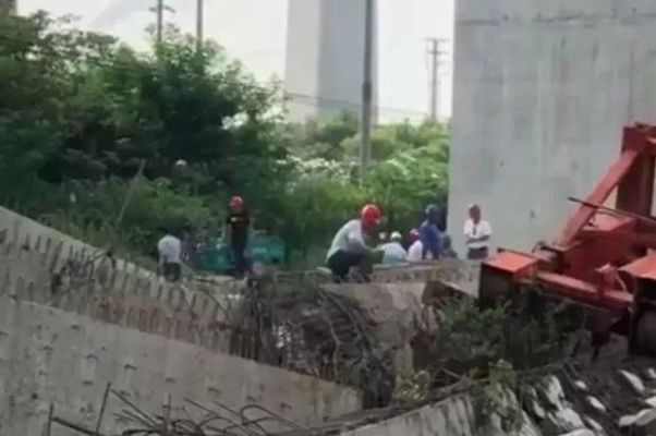 橋梁鋼板安裝事故案例分析，幾種不同風(fēng)格的標(biāo)題供你參考，你可以根據(jù)實(shí)際需求進(jìn)行選擇，，專業(yè)嚴(yán)謹(jǐn)風(fēng)，橋梁鋼板安裝典型事故案例深度剖析，警示強(qiáng)調(diào)風(fēng)，敲響警鐘！橋梁鋼板安裝事故案例大起底，實(shí)用導(dǎo)向風(fēng)，聚焦橋梁鋼板安裝，事故案例全解析與啟示 行業(yè)新聞 第2張