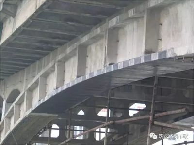 橋梁碳纖維加固施工的環(huán)保措施，幾種不同風(fēng)格的標(biāo)題供你參考，你可以根據(jù)具體需求進(jìn)行選擇，，聚焦橋梁碳纖維加固，環(huán)保施工舉措全解析，橋梁碳纖維加固工程中的綠色施工之道，踐行環(huán)保理念，